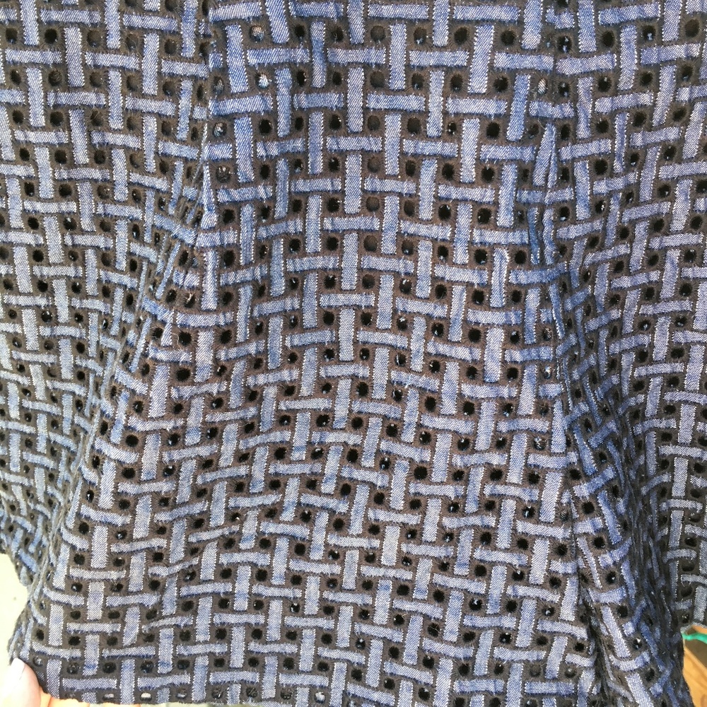 Line & Dot Promenade Short - Picture 6 of 7